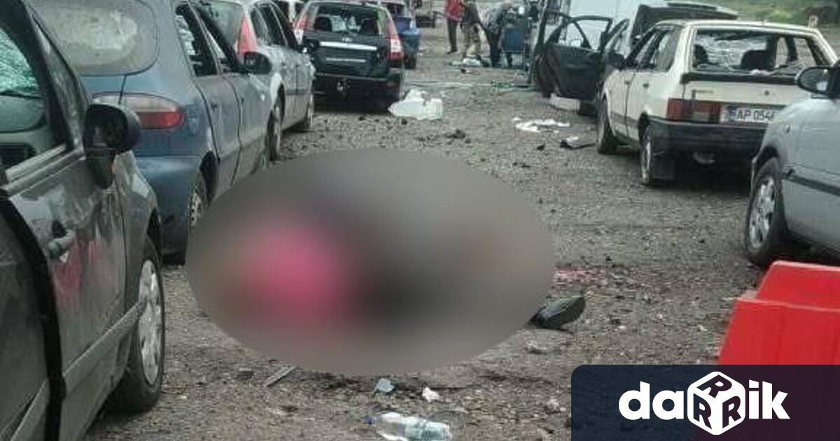 Най-малко 23-ма души бяха убити и десетки бяха ранени при