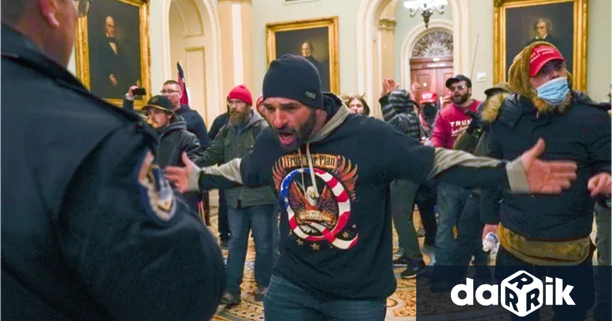 Член на тълпата, която предприе поредица от насилствени атаки срещу