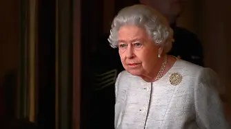 Кралица Елизабет II е починала от старост в 15 10 ч