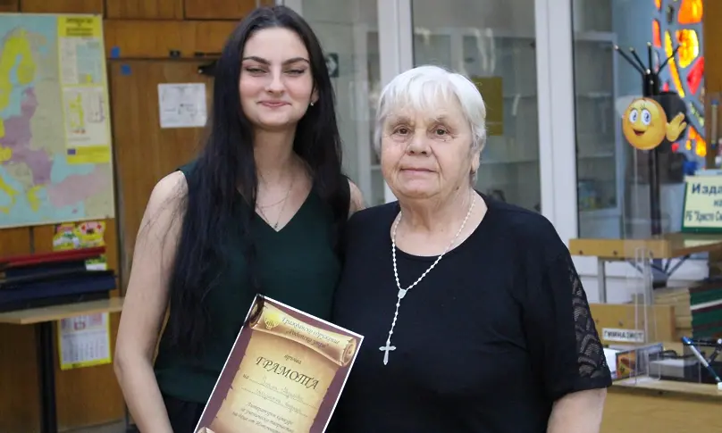 Йоана Аврамова със специалната награда на „Родопско утро“