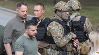 Украйна ще защитава гражданите си в контролираните от Москва региони