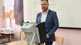 Йордан Тодоров гласува заедно със съпругата си в ЕГ Д