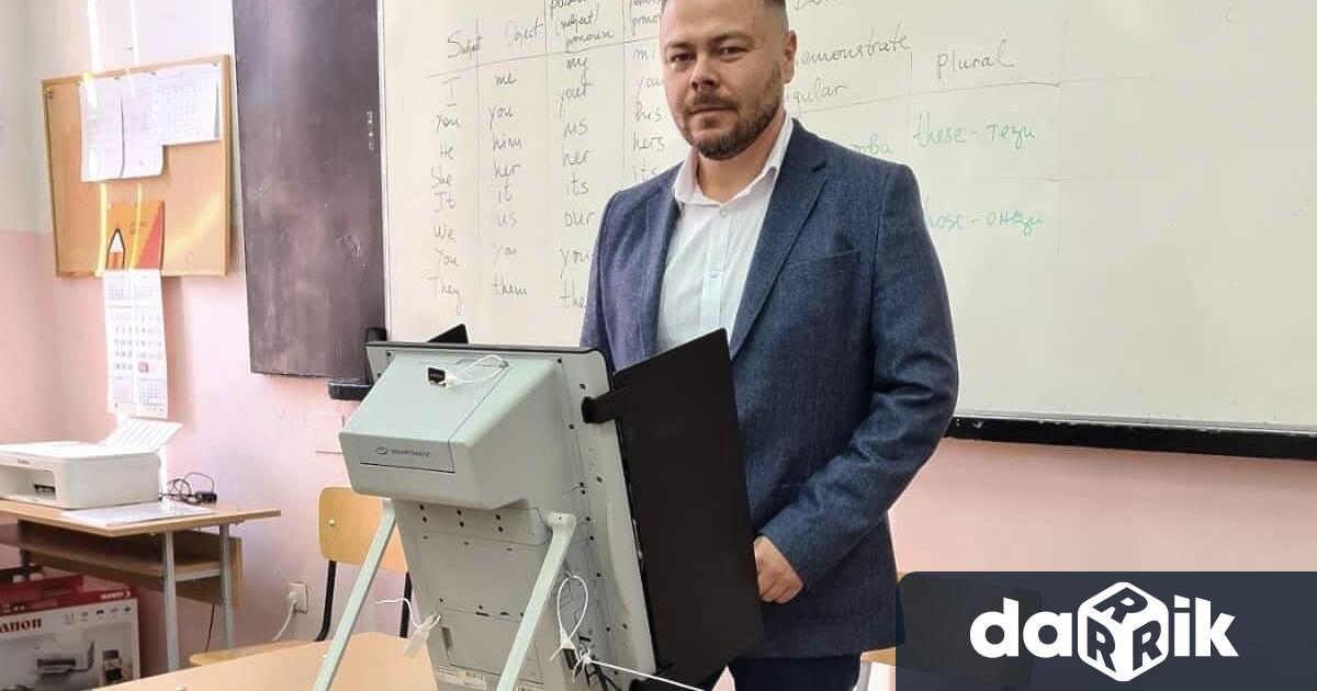Йордан Тодоров гласува заедно със съпругата си в ЕГ Д-р