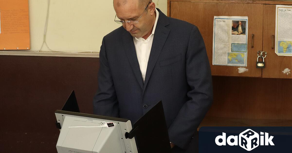 Страната ни има нужда от силни и легитимни институции, каза