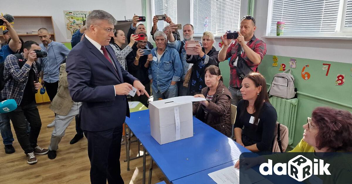“Българските избиратели не овластиха никого еднопартийно да управлява. Затова според