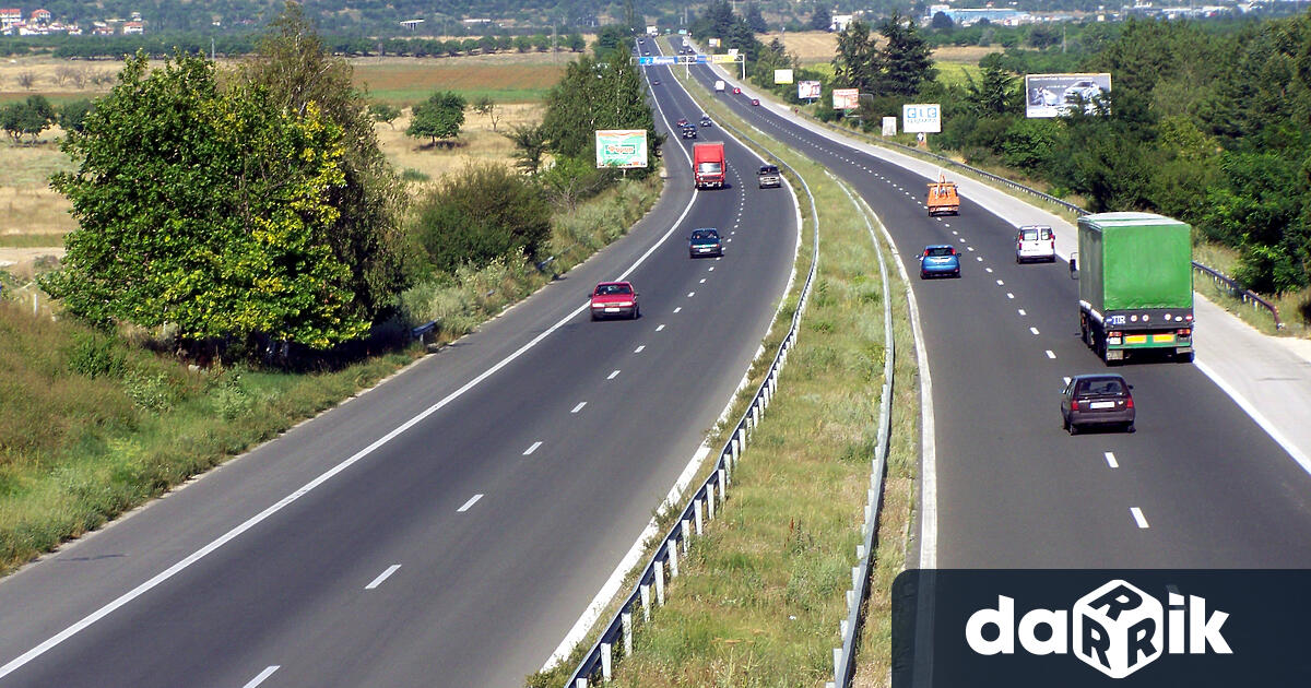 На днешния 4 октомври се навършват 48 години от първата