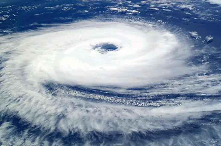 Ураганът Орлийн връхлетя тихоокеанското крайбрежие на Мексико