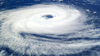 Ураганът Орлийн достигна тихоокеанското крайбрежие на Мексико носейки силни ветрове