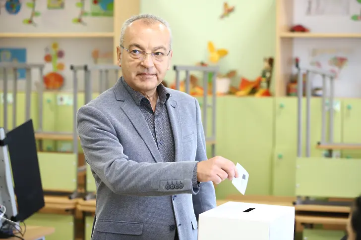 Донев: Гласувах за народни представители, които ще защитават интересите на хората