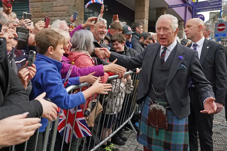 Крал в шотландска пола: Чарлз III на посещение в Шотландия