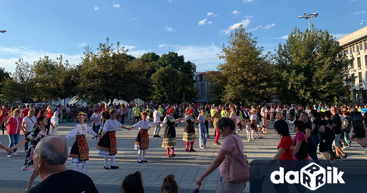 На 30-ти септември на площад Възраждане“ в Плевен се състояха