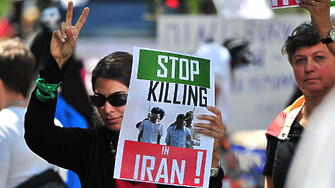 Протестите в Иран се разрастват и опитите да се потушават