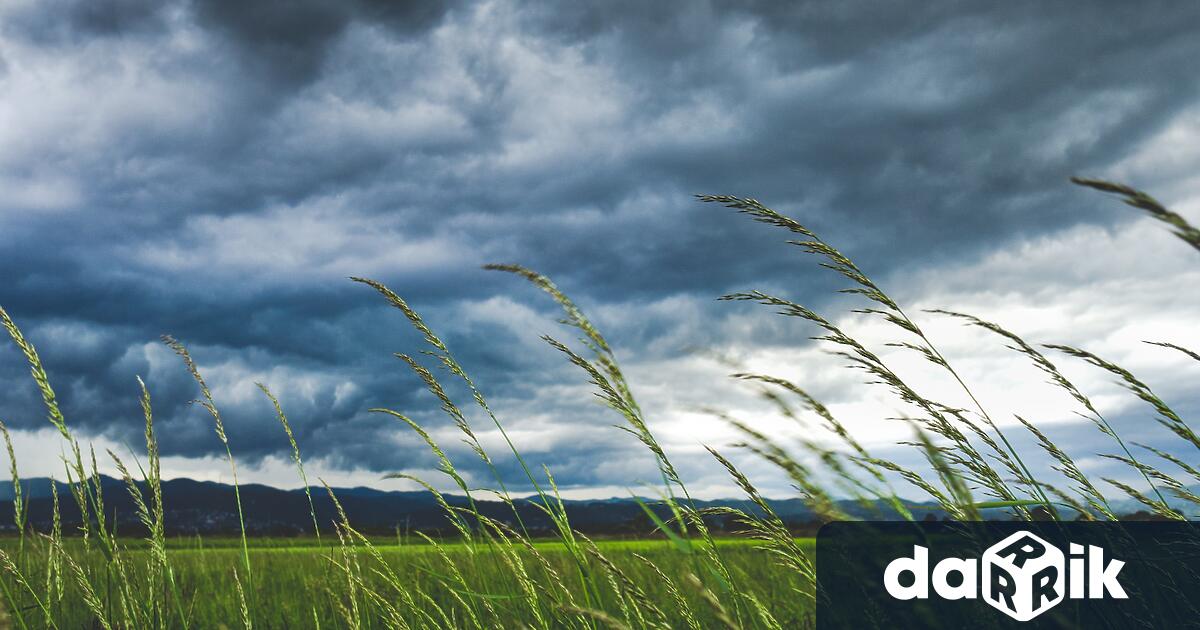 Жълт код за ветровито време днес е обявен за цялата