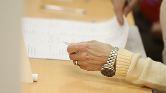 Данни на социологическаагенция Галъп от паралелното преброяванепри 100 изпълнение на извадката показват