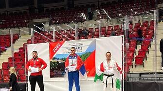 Валентин Крумов от Шотокан карате клуб Шампион спечели 2 медала