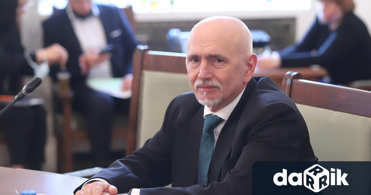 Бившият министър на транспорта Николай Събев е подал молба за