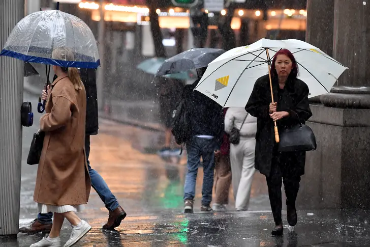 Рекорд в Сидни: Никога не е имало толкова много дъжд (видео)