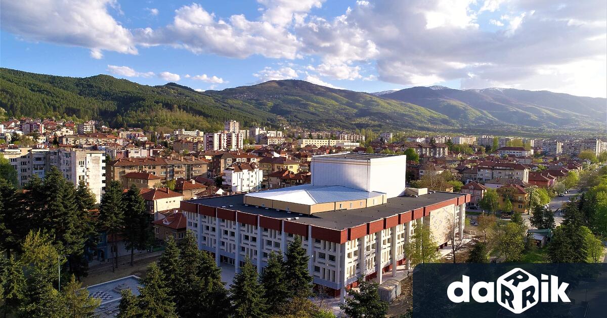 Поради здравословен проблем на актрисата Стефания Колева, спектакълът на 05.10.2022