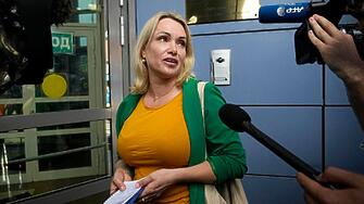 Руската телевизионна журналистка Марина Овсяникова обвинена в разпространение на фалшиви