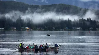 Руснаци избягаха с лодка в Аляска, за да търсят убежище в САЩ
