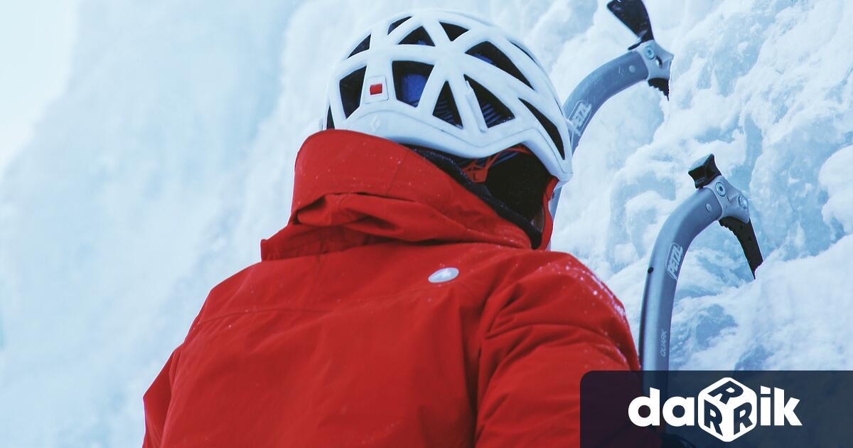 Най-малко 26 алпинисти загинаха при инцидент с лавина в Хималаите