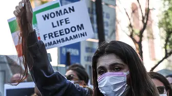 Техеран: Махса Амини е починала от болест, а не от побой