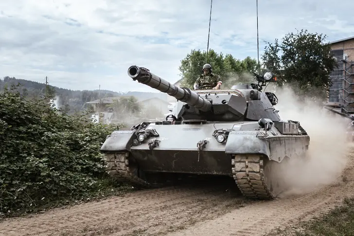 Чешки граждани купиха танк за Украйна със собствени средства
