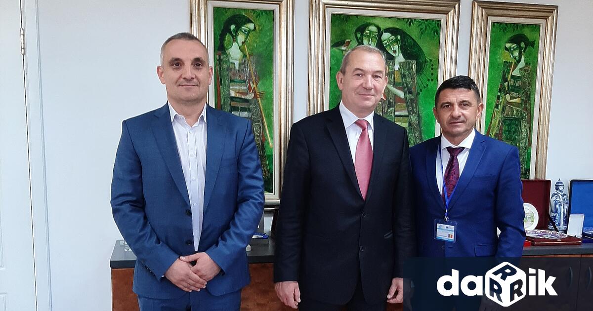 Необходимостта от построяването на мост между румънския град Турно Мъгуреле