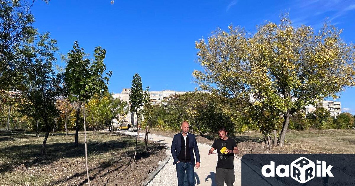 Започва изграждането на алеи и голяма детска площадка в парк