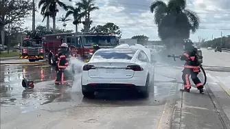 Електромобили масово експлодират след урагана Иън във Флорида (видео и снимки)