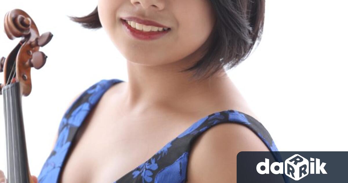 Младата японска цигуларка Рино Йошимото, която взе втора награда на