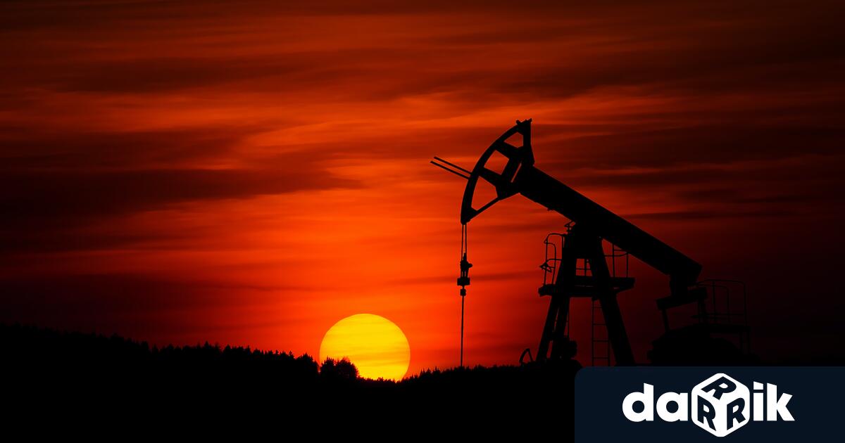 Министрите от ОПЕК+ се споразумяха да намалят производството на петрол