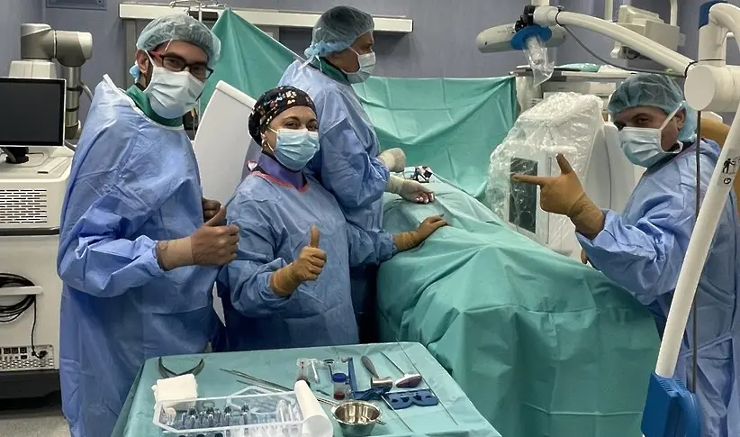 Уникална техника при операция на гръбначен стълб в Сърце и Мозък Бургас 