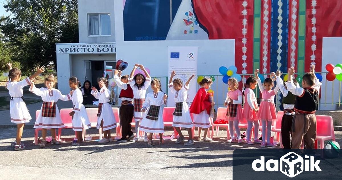 Екипът на Общностен център за деца и семейства- с. Козарево