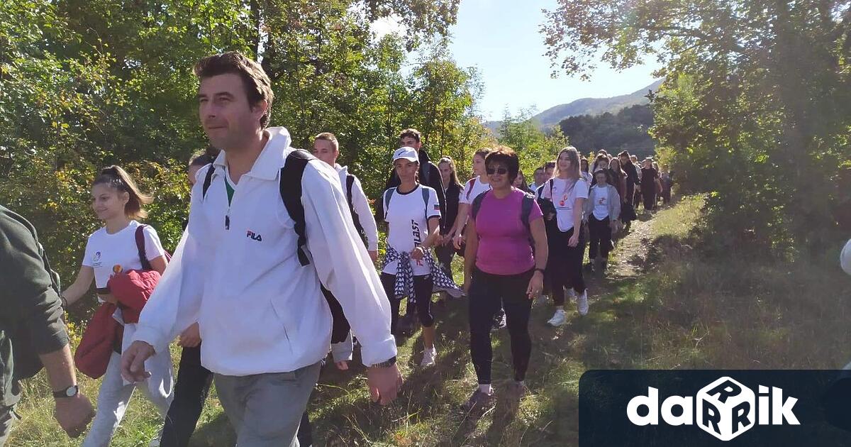 Над 200 ученици се включиха в поредното издание на туристическия