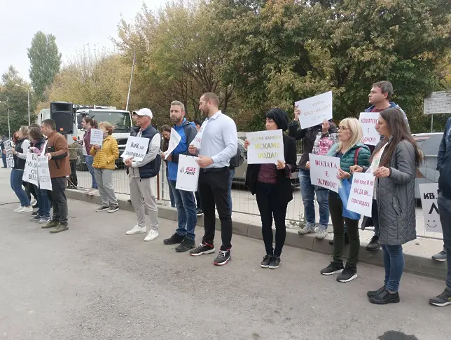 Протест на първата копка на Южния обходен колектор, бул. "Ал. Стамболийски" става строителна площадка (СНИМКИ)