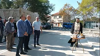 Започна строежът на автобусната спирка в Черноморец
