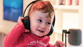 Петер Шулце е роден в Южна Африка След като завършва