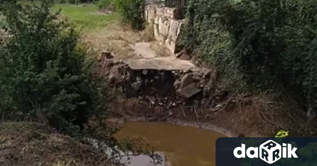 С техника и служители на общинските предприятия Паркстрой и Комунални