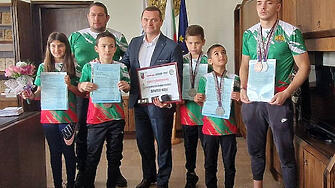 Кметът Пенчо Милков награди спортистите от клуба по джу джицу