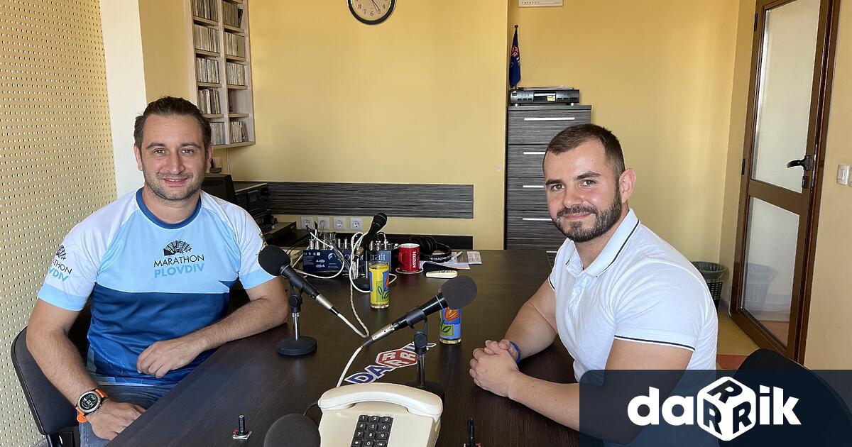 Книгата беше официално представена в края на септември и събра