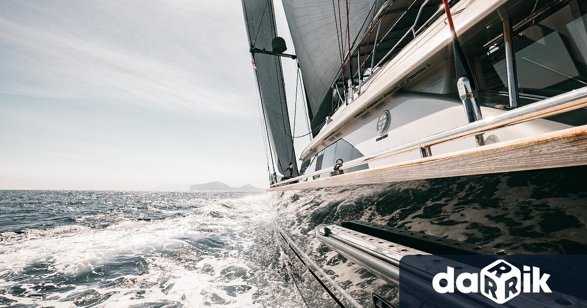 Нова суперяхта, която може да се потапя под вода като