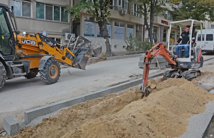 Ремонтират основно улица „Дубровник“ във Варна