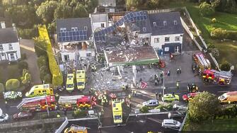 Десет души загинаха след огромна експлозия на бензиностанция в графство