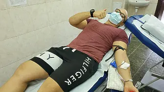 Англичанин се включи в акция за кръводаряване в Пазарджик