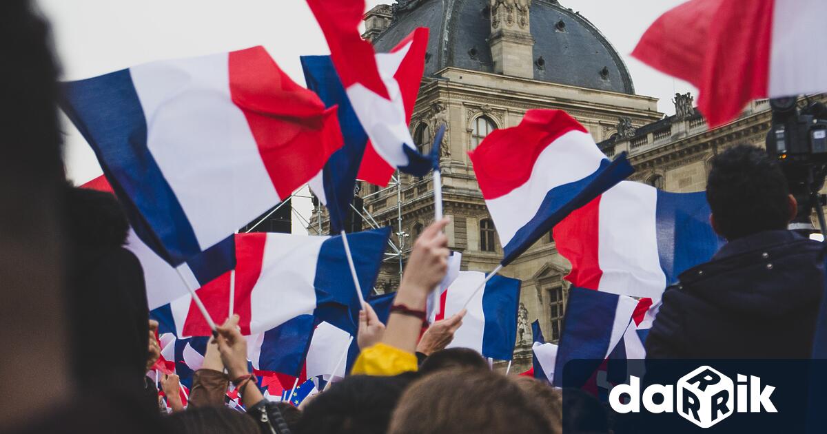 С оглед на продължаващата стачка за увеличение на заплатите на