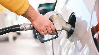 Парите за отстъпката от 25 ст. за литър гориво ще стигнат до 30 ноември