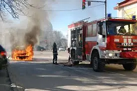Късо съединение предизвика пожар в лек автомобил във Видин 