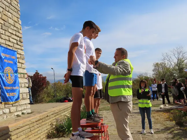 Близо 250 ученици изкачваха скоростно Хамам баир в състезание на Ротари клуб-Сливен