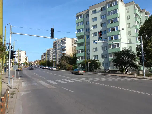 Изпълнена е пешеходната светофарна уредба на ул. „Свищовска“ в Габрово